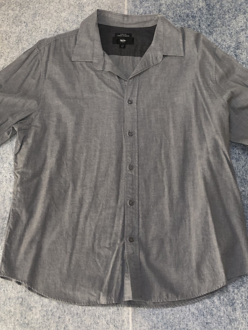 Mossimo Supply Co. Men's Gray Short-Sleeve Button-Down Shirt